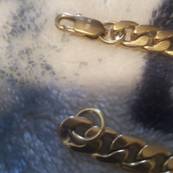 Authentic Gucci - Picture 7 of 16